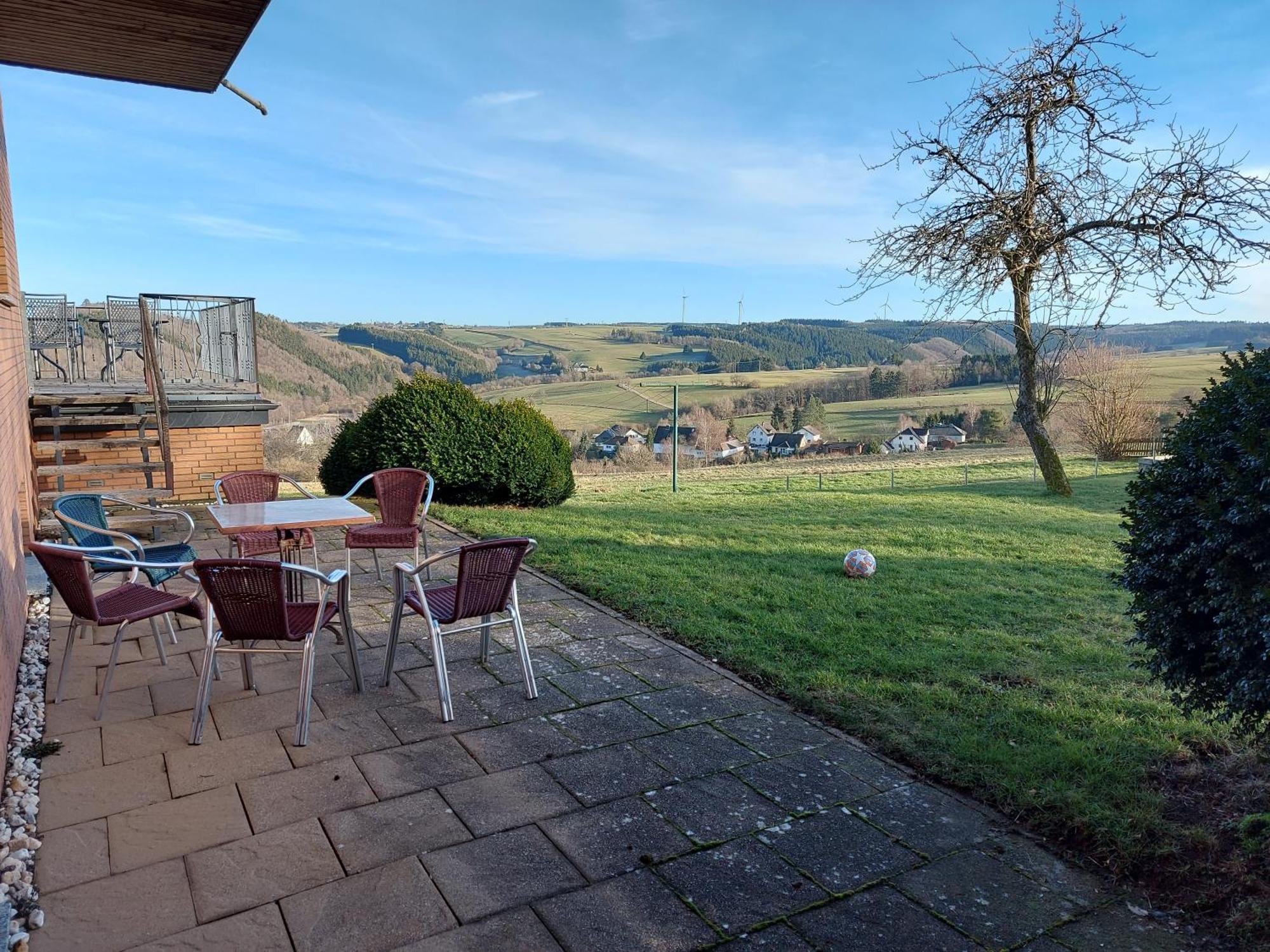 Ferienhaus Hescheld With Private Jacuzzi Hellenthal Luaran gambar