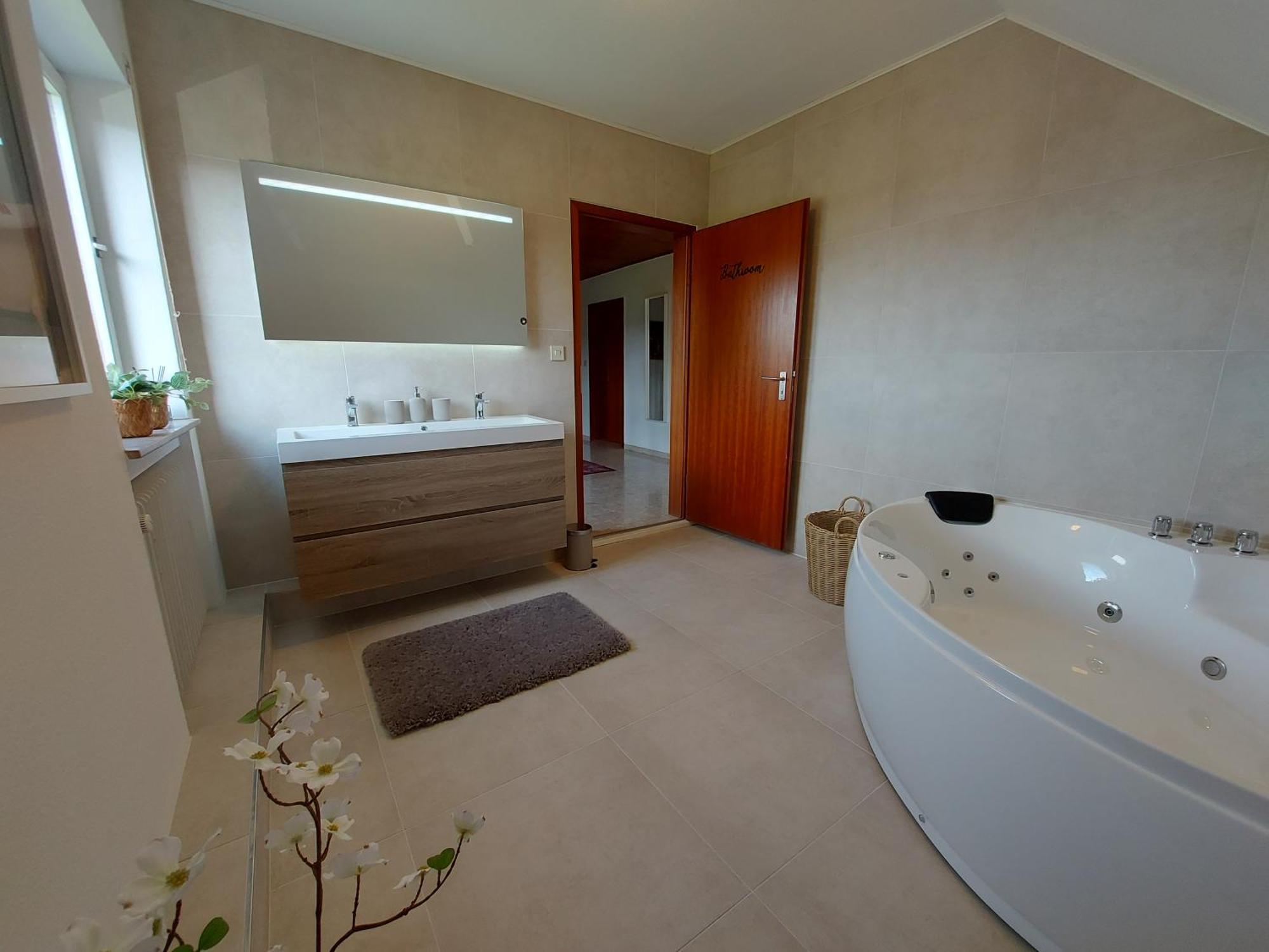 Ferienhaus Hescheld With Private Jacuzzi Hellenthal Luaran gambar