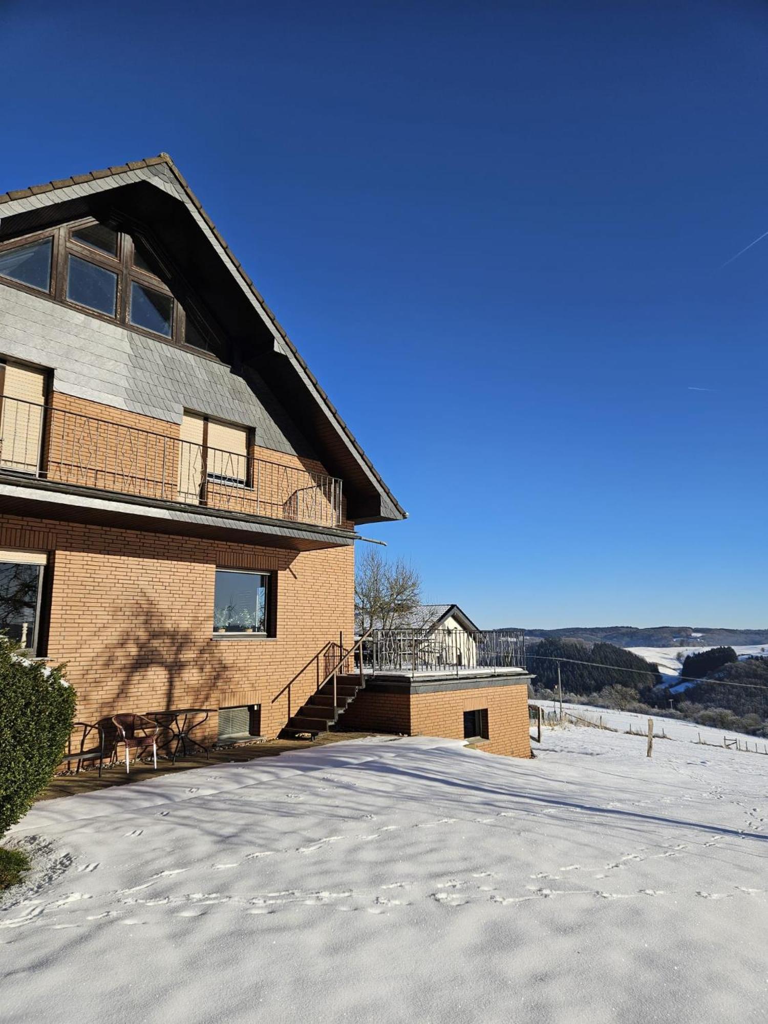 Ferienhaus Hescheld With Private Jacuzzi Hellenthal Luaran gambar
